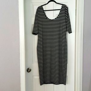 Comfortable black and white striped dress